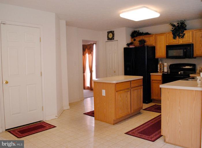 7743 Rotherham Drive Hanover, MD 21076 - Photo 12 of 27 Kitchen