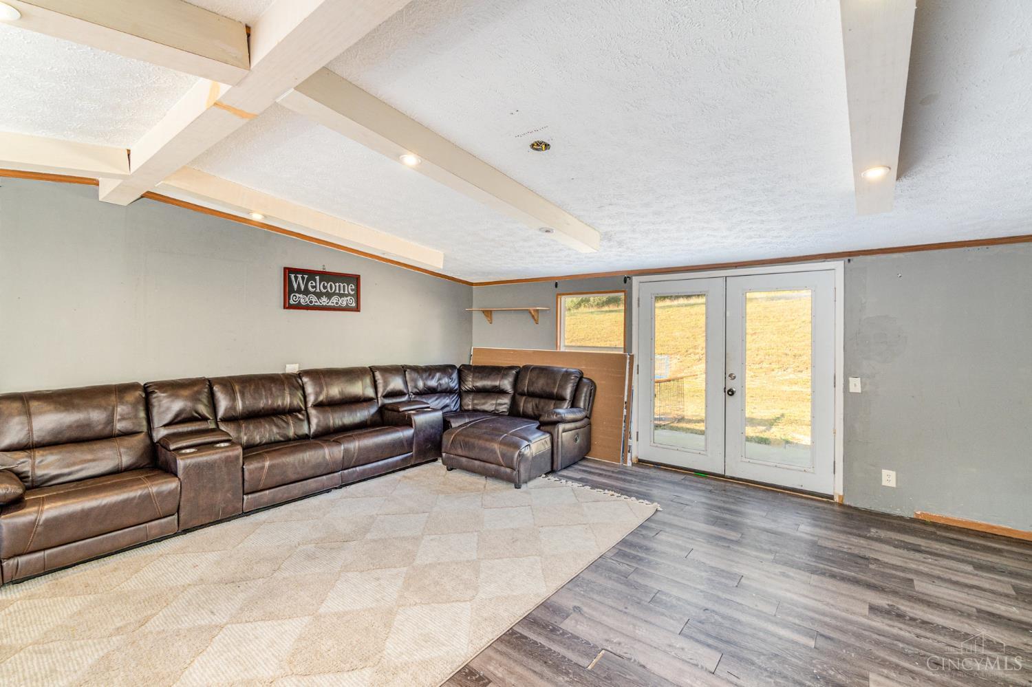 9454 East Deadfall Road Hillsboro, OH 45133 - Photo 4 of 29