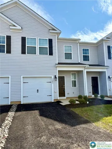$2,390 | 1203 Susan Circle, Breinigsville, PA 18031