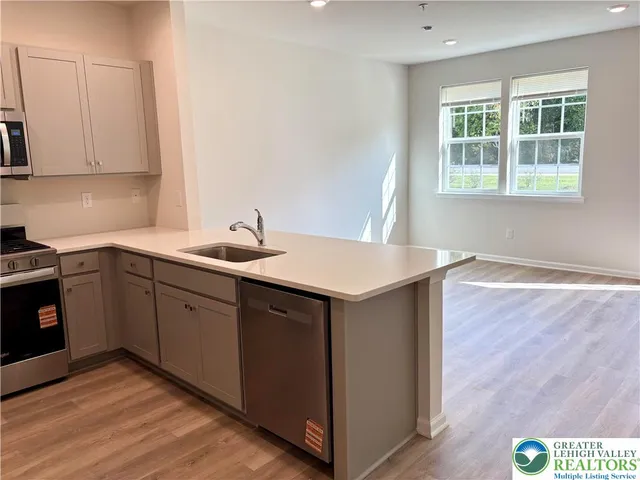 $2,390 | 1203 Susan Circle, Breinigsville, PA 18031