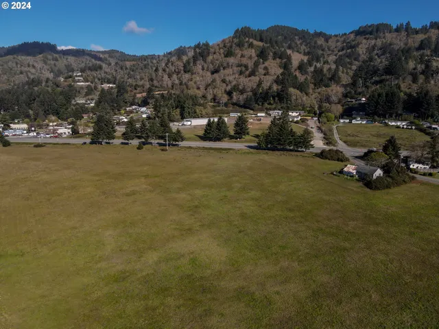 a view of a lake in middle of the town