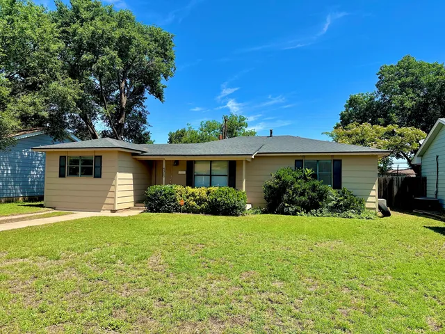 $1,385 | 4310 31st Street, Lubbock, TX 79410