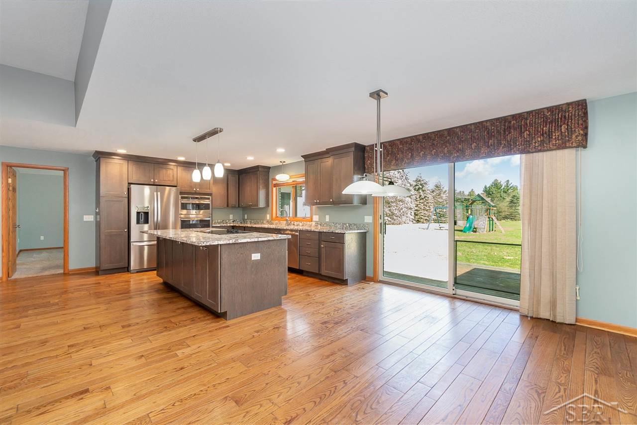 4330 North River Road Freeland, MI 48623 - Photo 8 of 30
