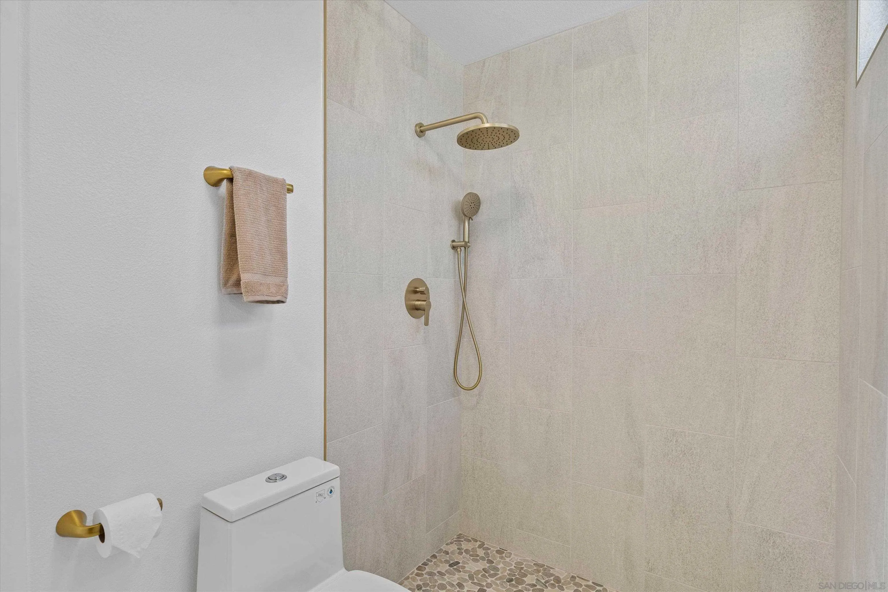 13111 Tobiasson Road Poway, CA 92064 - Photo 12 of 26