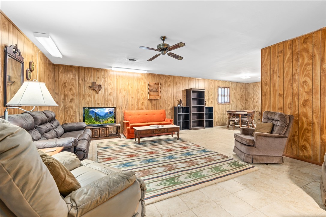 654 Lcr 654 Road Thornton, TX 76687 - Photo 44 of 64 a living room with furniture and a flat screen tv