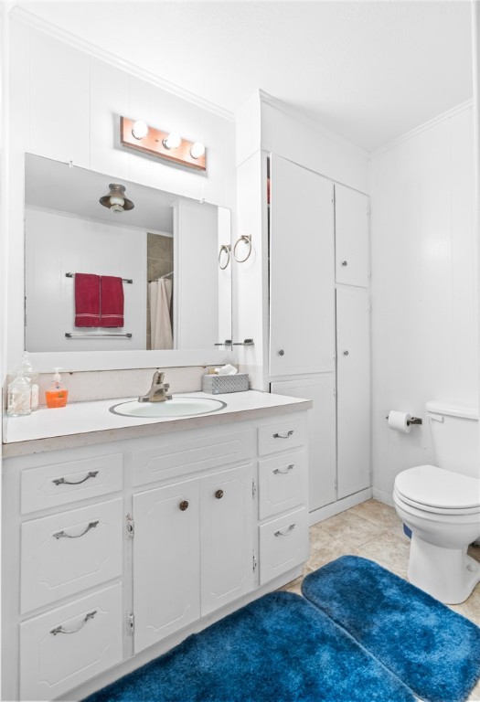 654 Lcr 654 Road Thornton, TX 76687 - Photo 55 of 64 a bathroom with a toilet sink and mirror