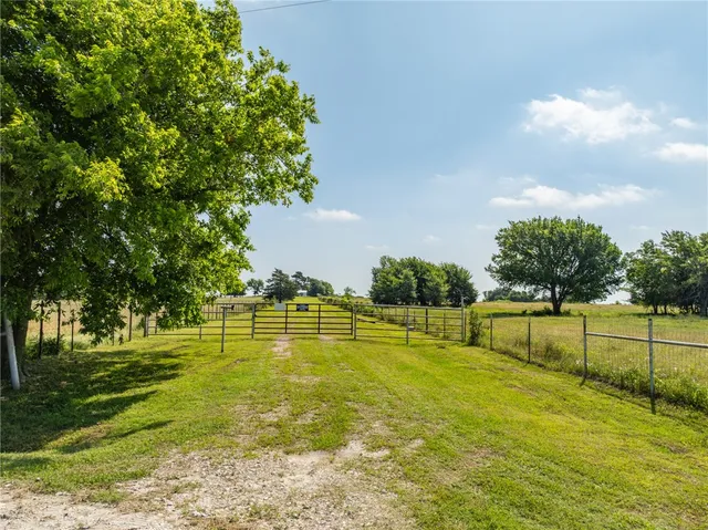 $982,800 | 654 Lcr 654 Road, Thornton, TX 76687