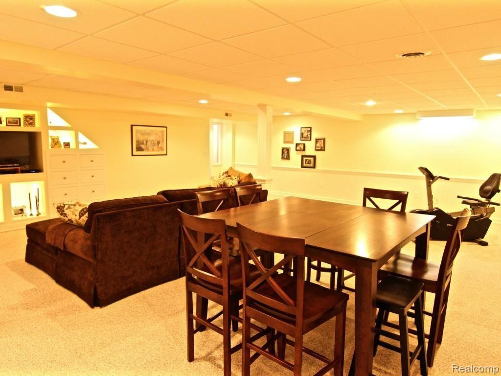 1066 Churchill Circle Rochester, MI 48307 - Photo 26 of 56 IMG_2727.jpg