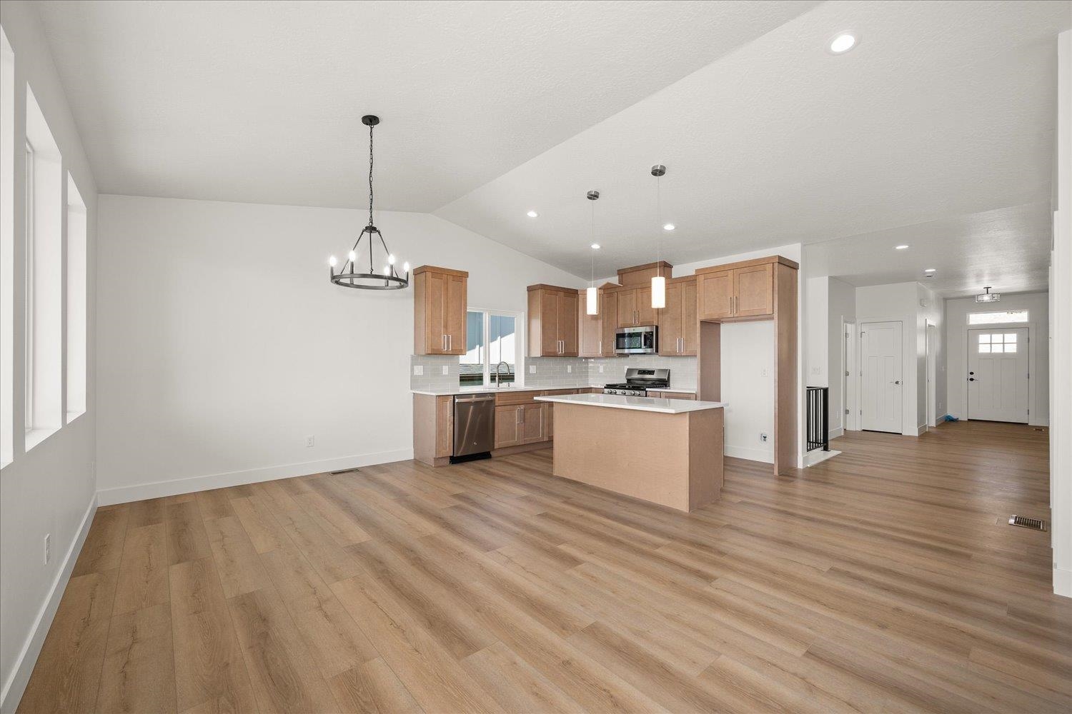 4233 West Tolliver Court Spokane, WA 99208 - Photo 5 of 41