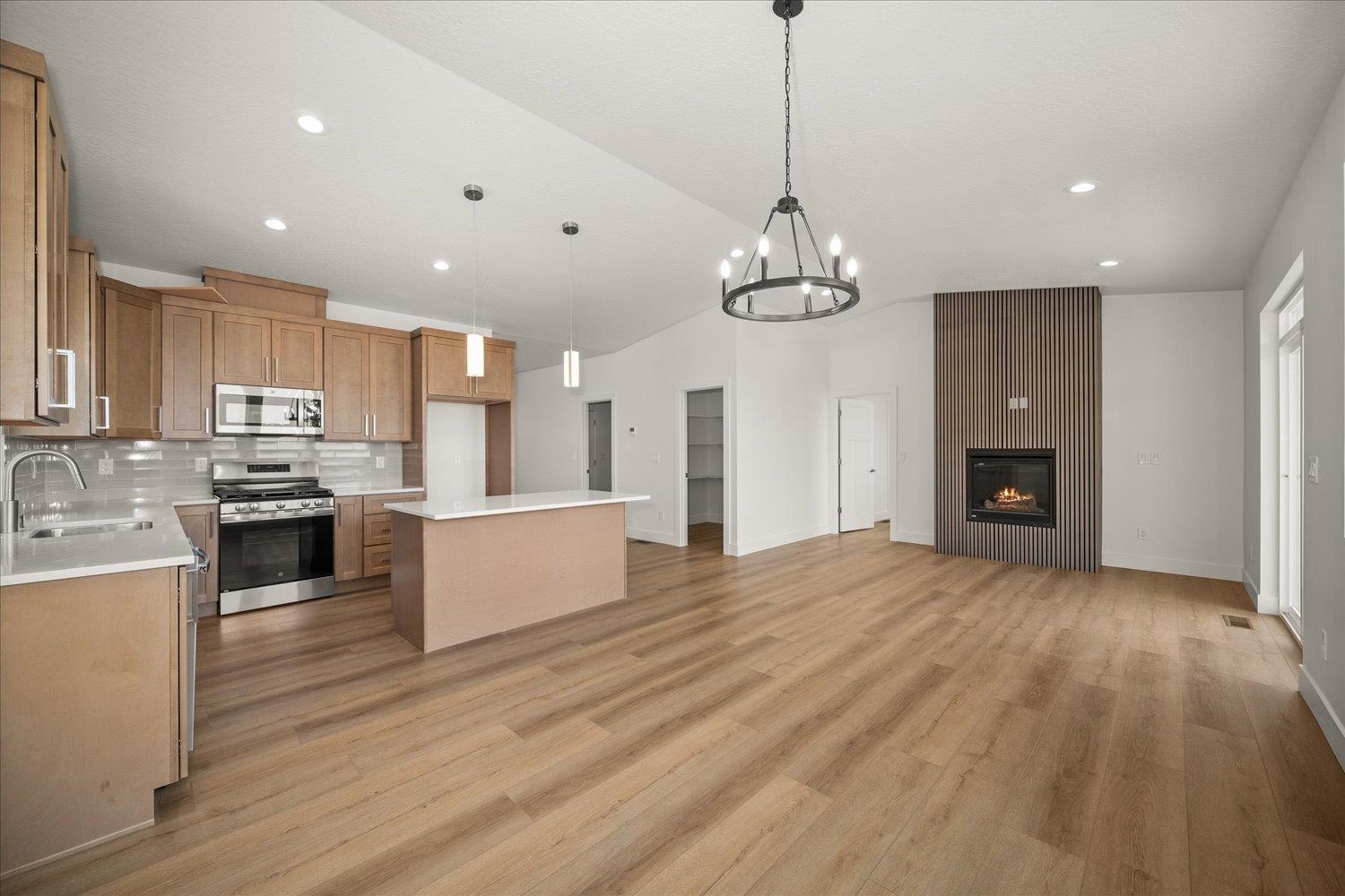 4233 West Tolliver Court Spokane, WA 99208 - Photo 6 of 41