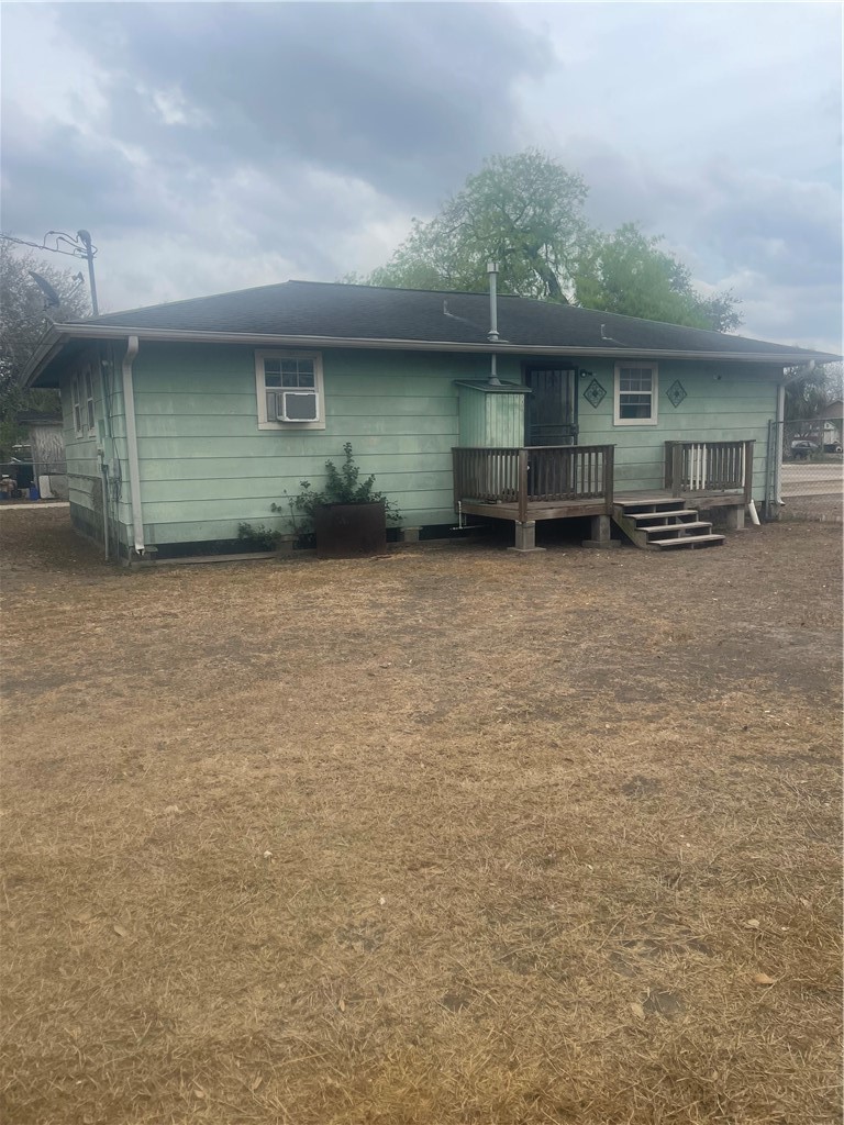 215 West 4th Street Alice, TX 78332 - Photo 2 of 14