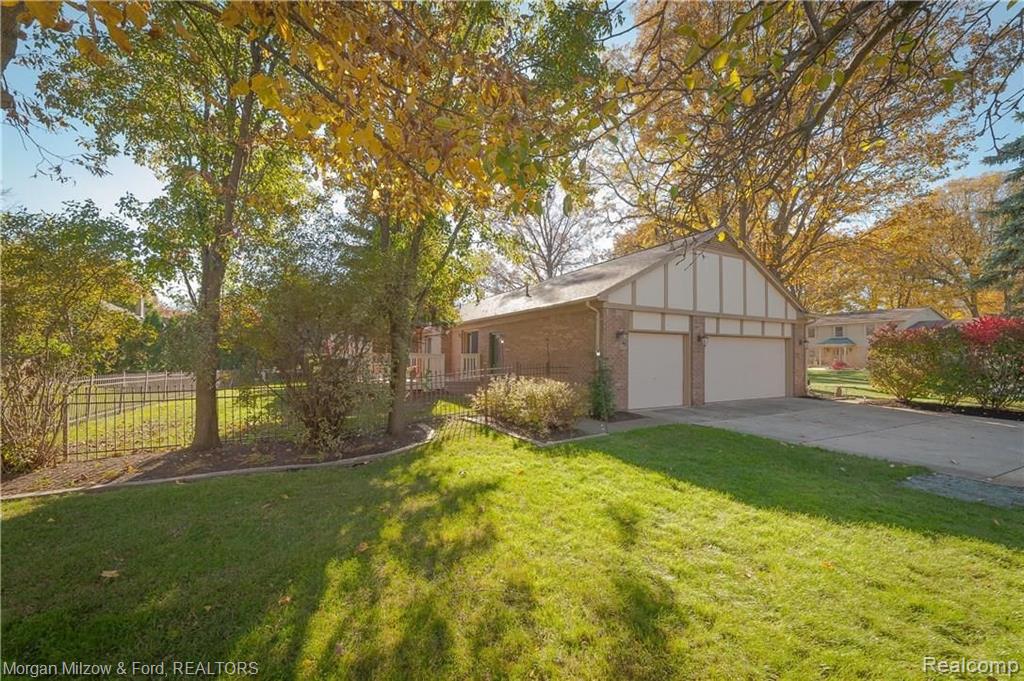 1061 Hidden Lane Rochester Hills, MI 48309 - Photo 45 of 51