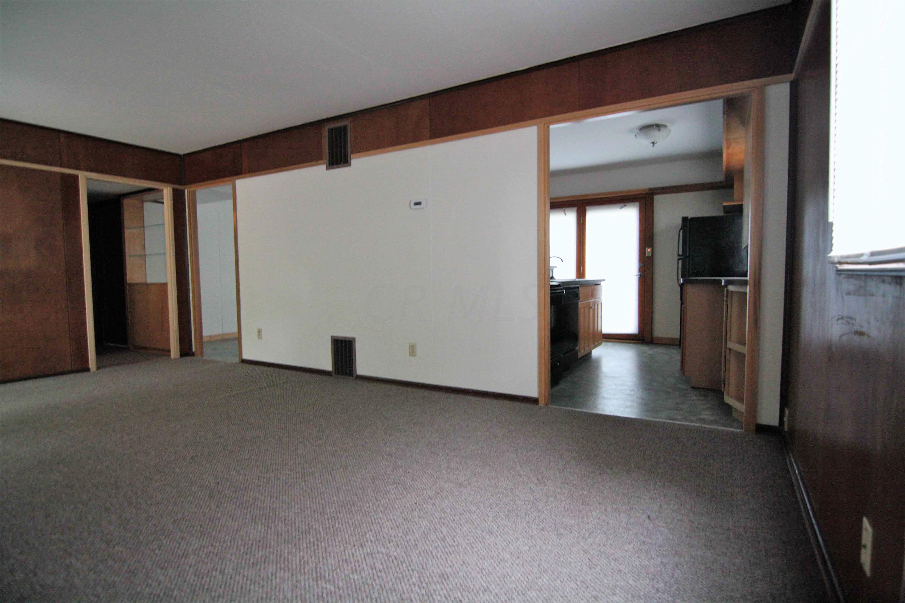 149 South Hampton Road Columbus, OH 43213 - Photo 3 of 18