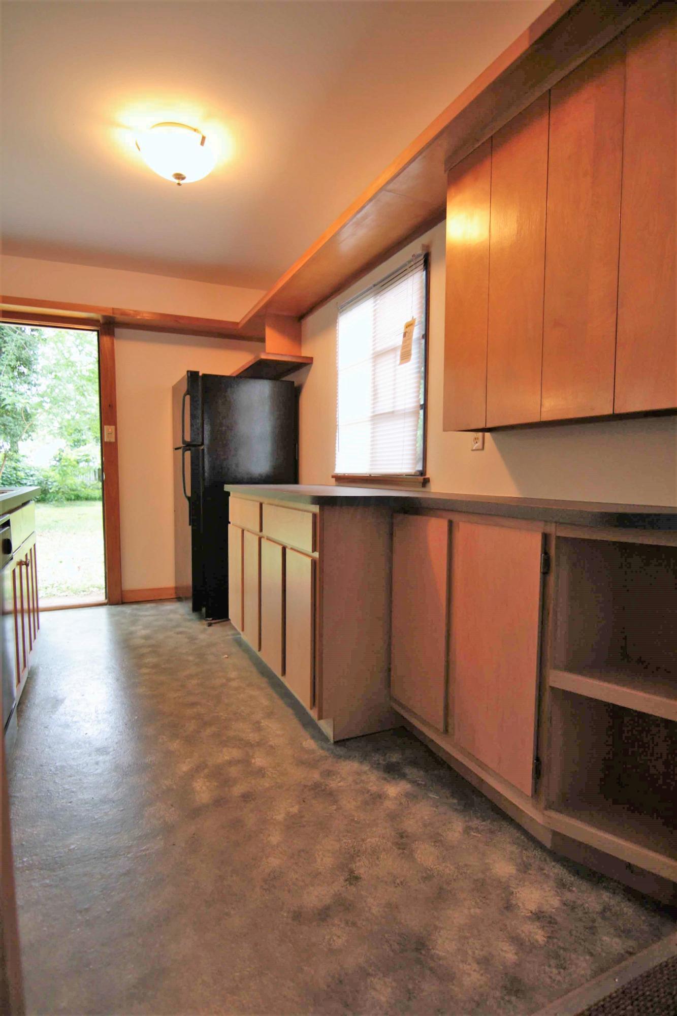149 South Hampton Road Columbus, OH 43213 - Photo 5 of 18