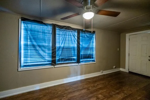 $1,900 | 203 West Purdom, Alvarado, TX 76009