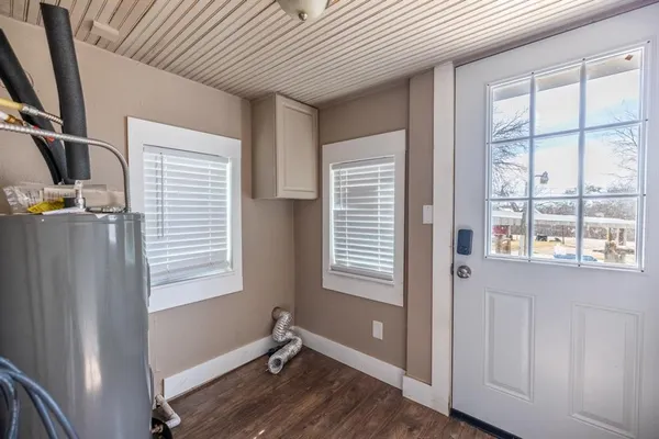 $1,900 | 203 West Purdom, Alvarado, TX 76009