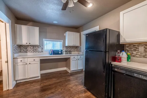 $1,900 | 203 West Purdom, Alvarado, TX 76009