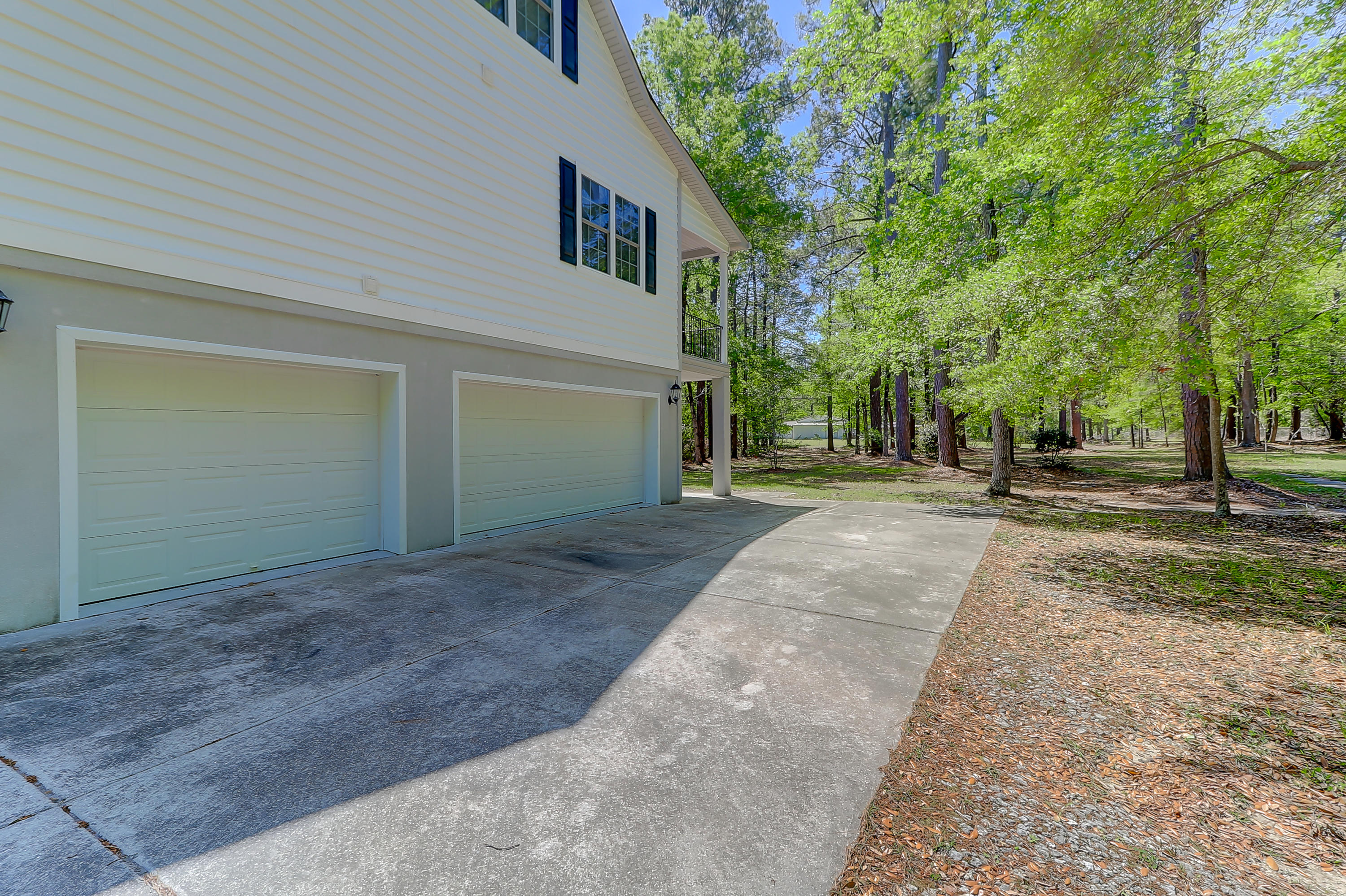 159 Sedgewick Road Summerville, SC 29483 - Photo 36 of 39 Driveway & Garage