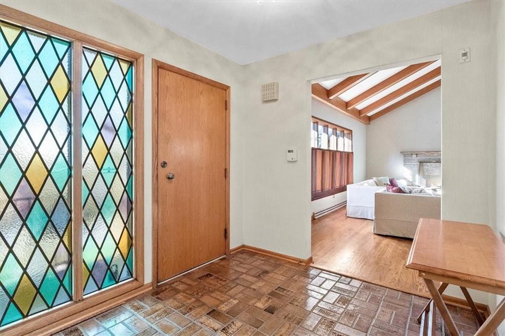 751 Pinetree Road Pittsburgh, PA 15243 - Photo 2 of 25 Gallery Image 2
