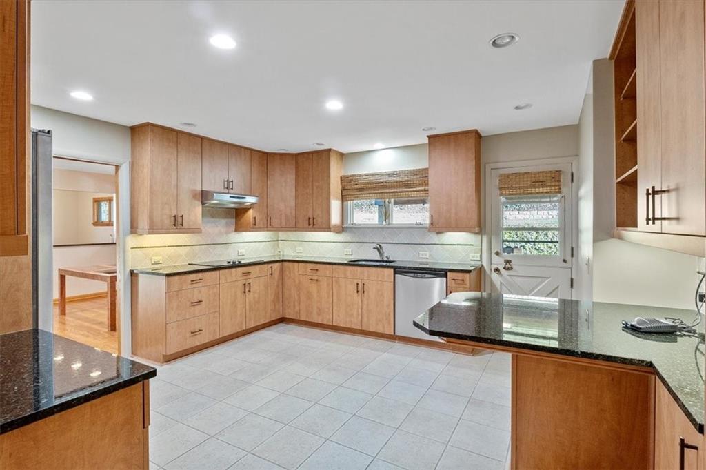 751 Pinetree Road Pittsburgh, PA 15243 - Photo 10 of 25 Gallery Image 10