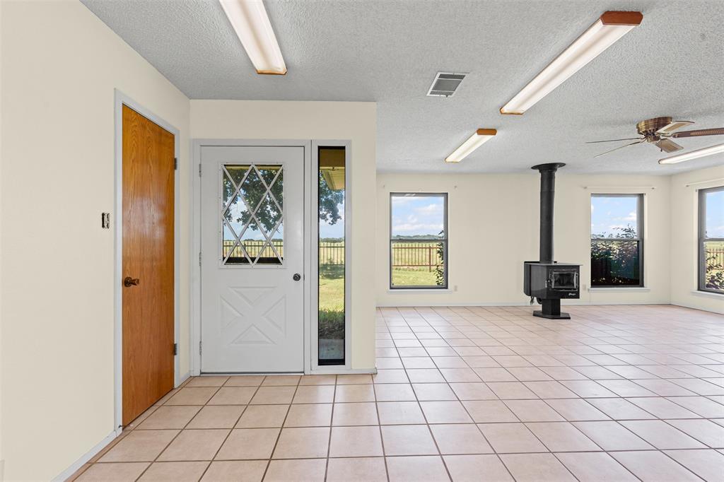 237 Hcr 1444 Covington, TX 76636 - Photo 7 of 39