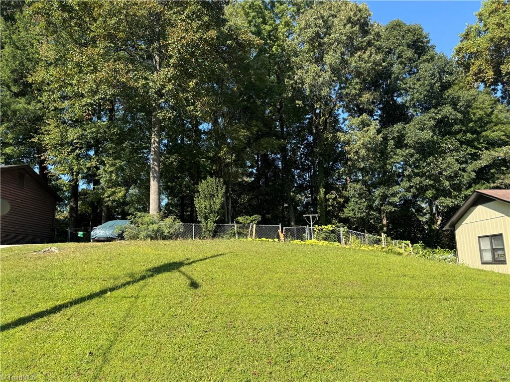 304 East Springfield Road High Point, NC 27263 - Photo 5 of 6