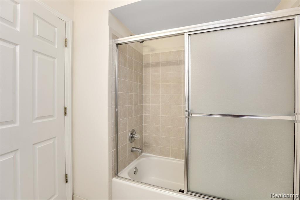 3539 Tremonte Circle Rochester, MI 48306 - Photo 19 of 24