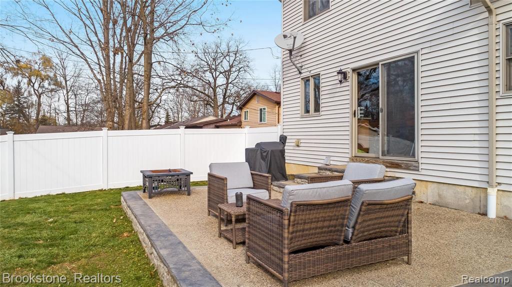 2634 Simpson Drive Rochester Hills, MI 48309 - Photo 5 of 37