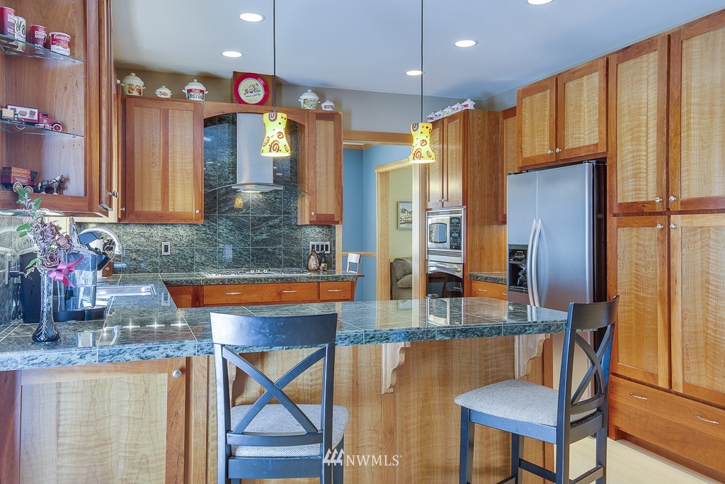 26270 Highland Road Northeast Kingston, WA 98346 - Photo 8 of 25 Gallery Image 8