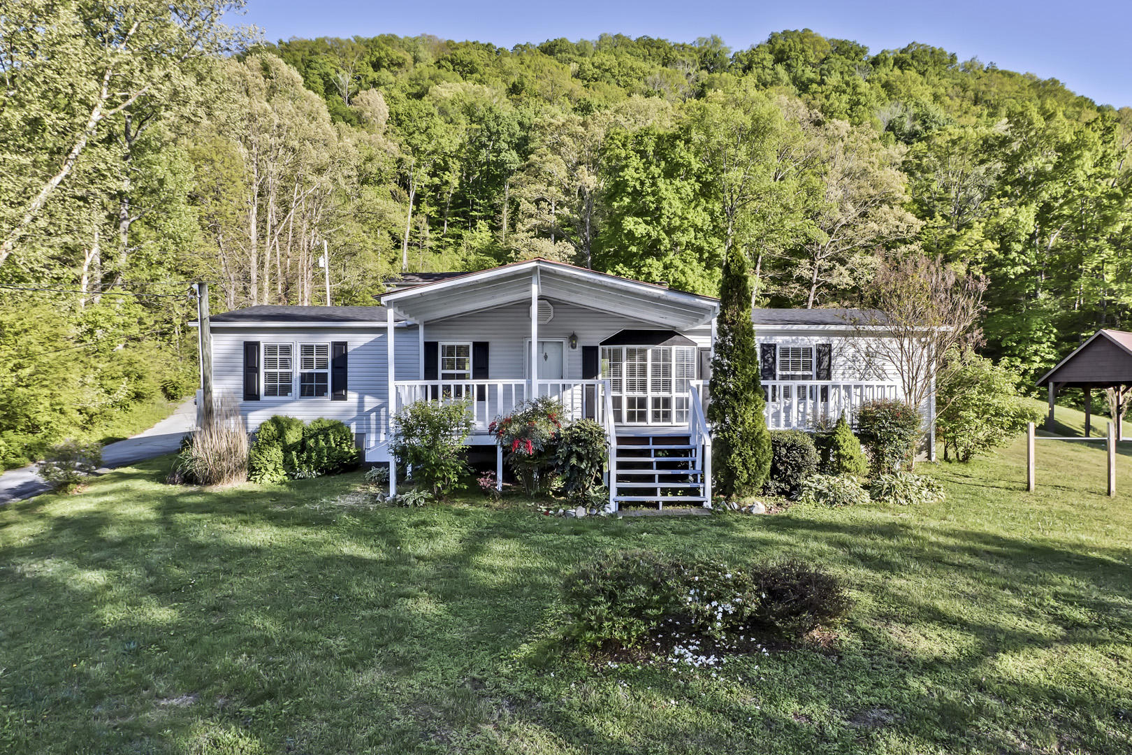 01_MillerRoad_2926_Front