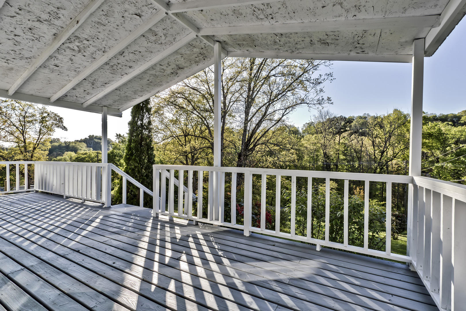 2926 Miller Road Powell, TN 37849 - Photo 2 of 30 02_MillerRoad_2926_FrontPorch01