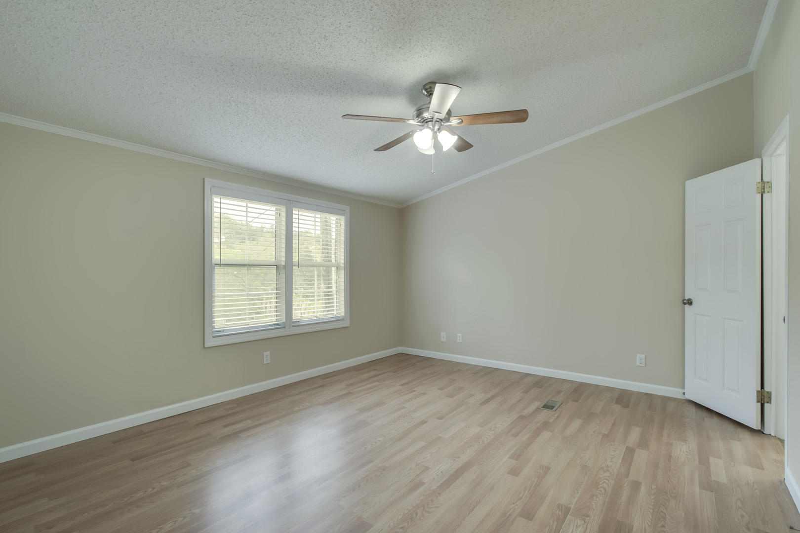 2926 Miller Road Powell, TN 37849 - Photo 16 of 30 16_MillerRoad_2926_MasterBedroom01