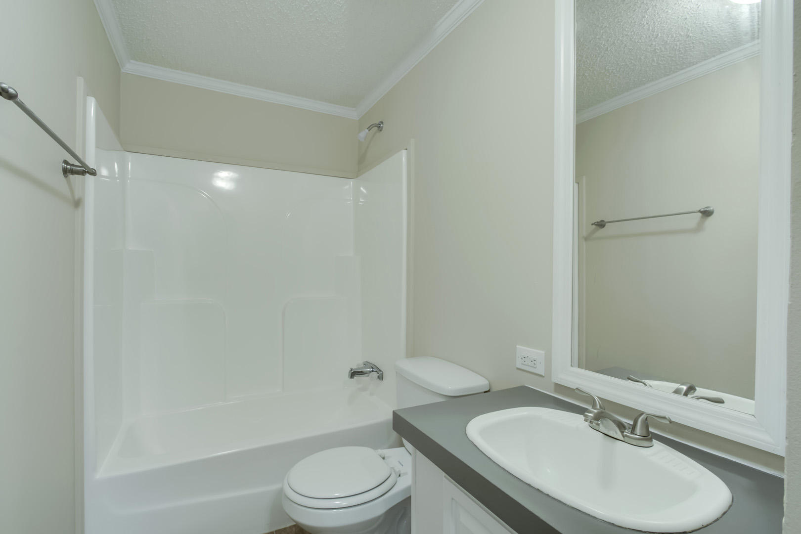 2926 Miller Road Powell, TN 37849 - Photo 25 of 30 25_MillerRoad_2926_GuestBath