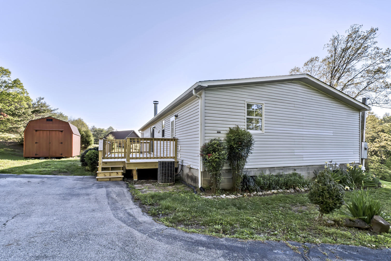 2926 Miller Road Powell, TN 37849 - Photo 30 of 30 30_MillerRoad_2926_BackLeft