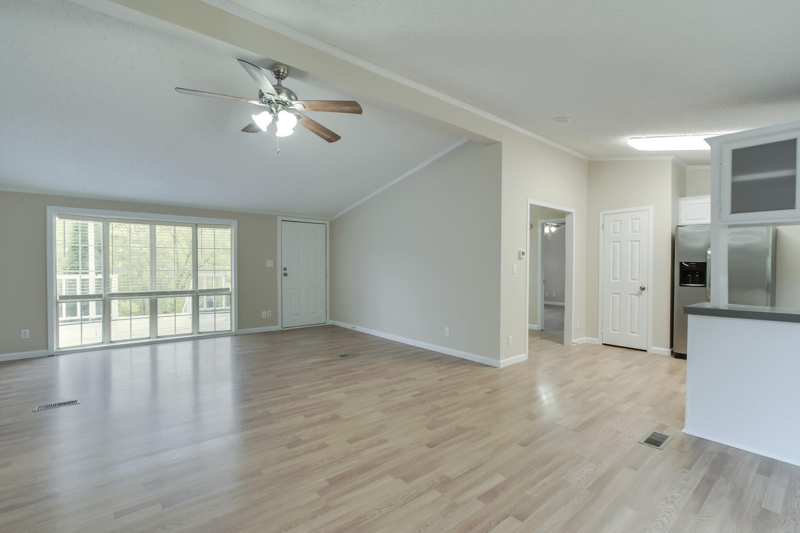 2926 Miller Road Powell, TN 37849 - Photo 6 of 30 06_MillerRoad_2926_GreatRoom03