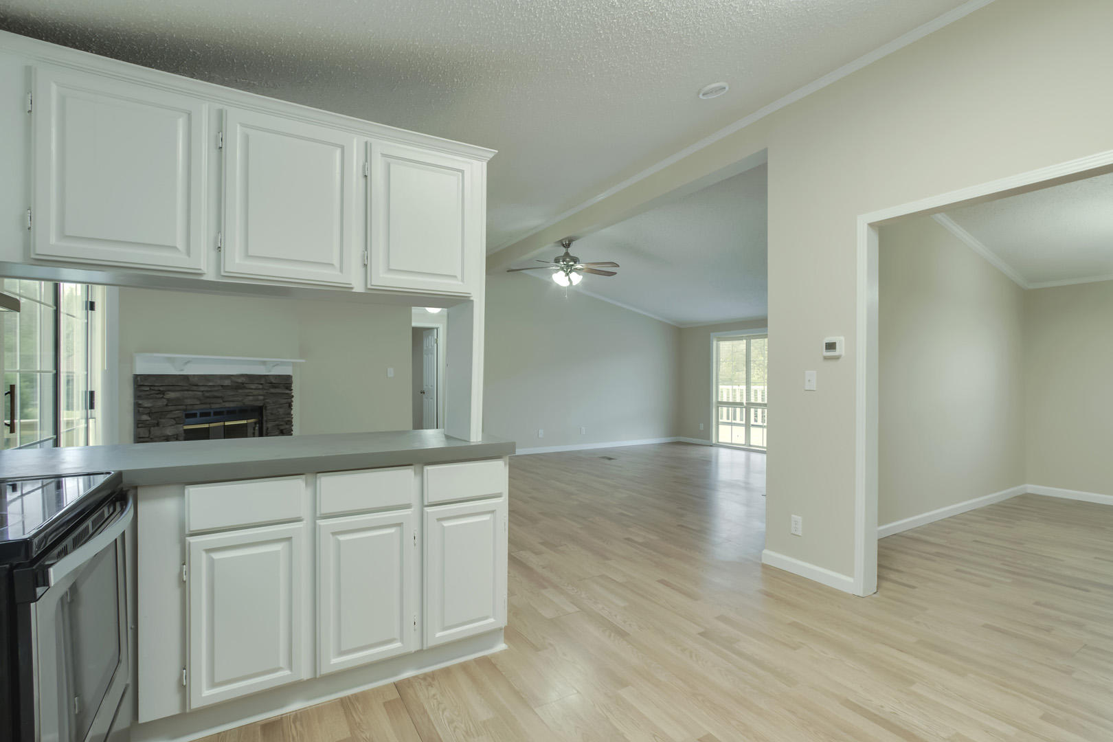 2926 Miller Road Powell, TN 37849 - Photo 10 of 30 10_MillerRoad_2926_Kitchen02