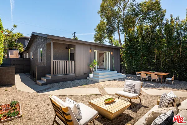 $2,199,000 | 830 Palms Boulevard, Venice, CA 90291