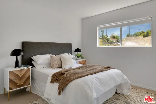 $2,199,000 | 830 Palms Boulevard, Venice, CA 90291