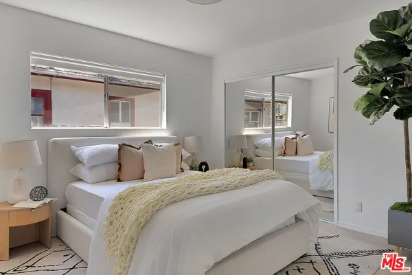 $2,199,000 | 830 Palms Boulevard, Venice, CA 90291