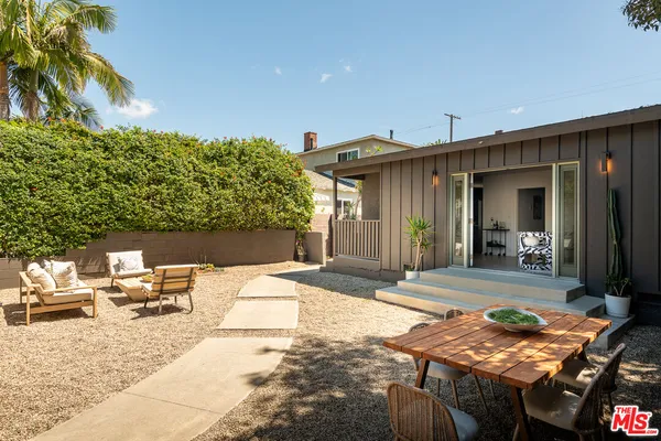 $2,199,000 | 830 Palms Boulevard, Venice, CA 90291