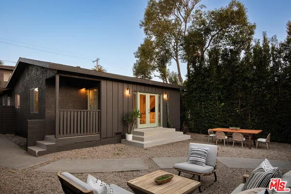 $2,199,000 | 830 Palms Boulevard, Venice, CA 90291