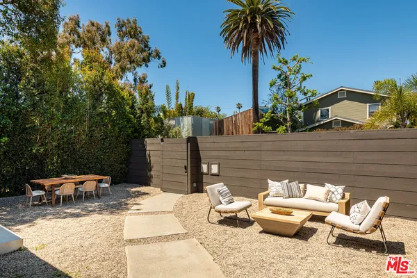 $2,199,000 | 830 Palms Boulevard, Venice, CA 90291