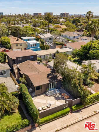$2,199,000 | 830 Palms Boulevard, Venice, CA 90291