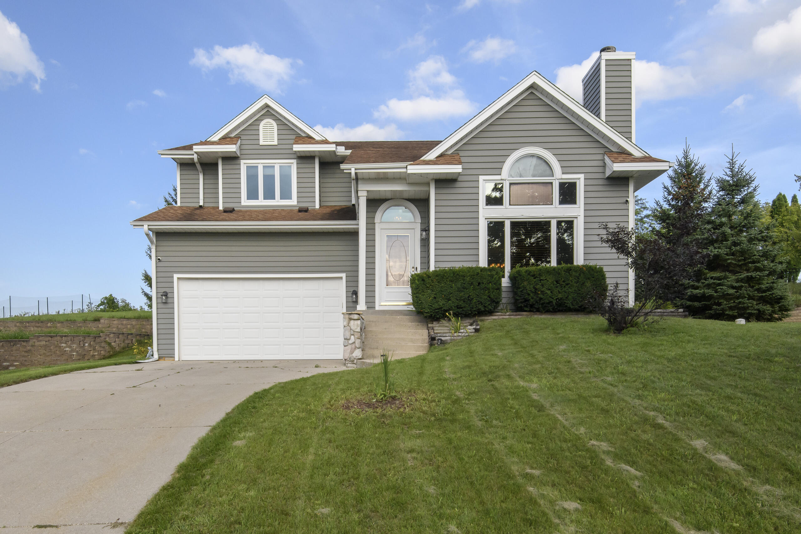 1497 Sunnyridge Road Pewaukee, WI 53072 - Photo 1 of 43 1497 Sunnyridge-01