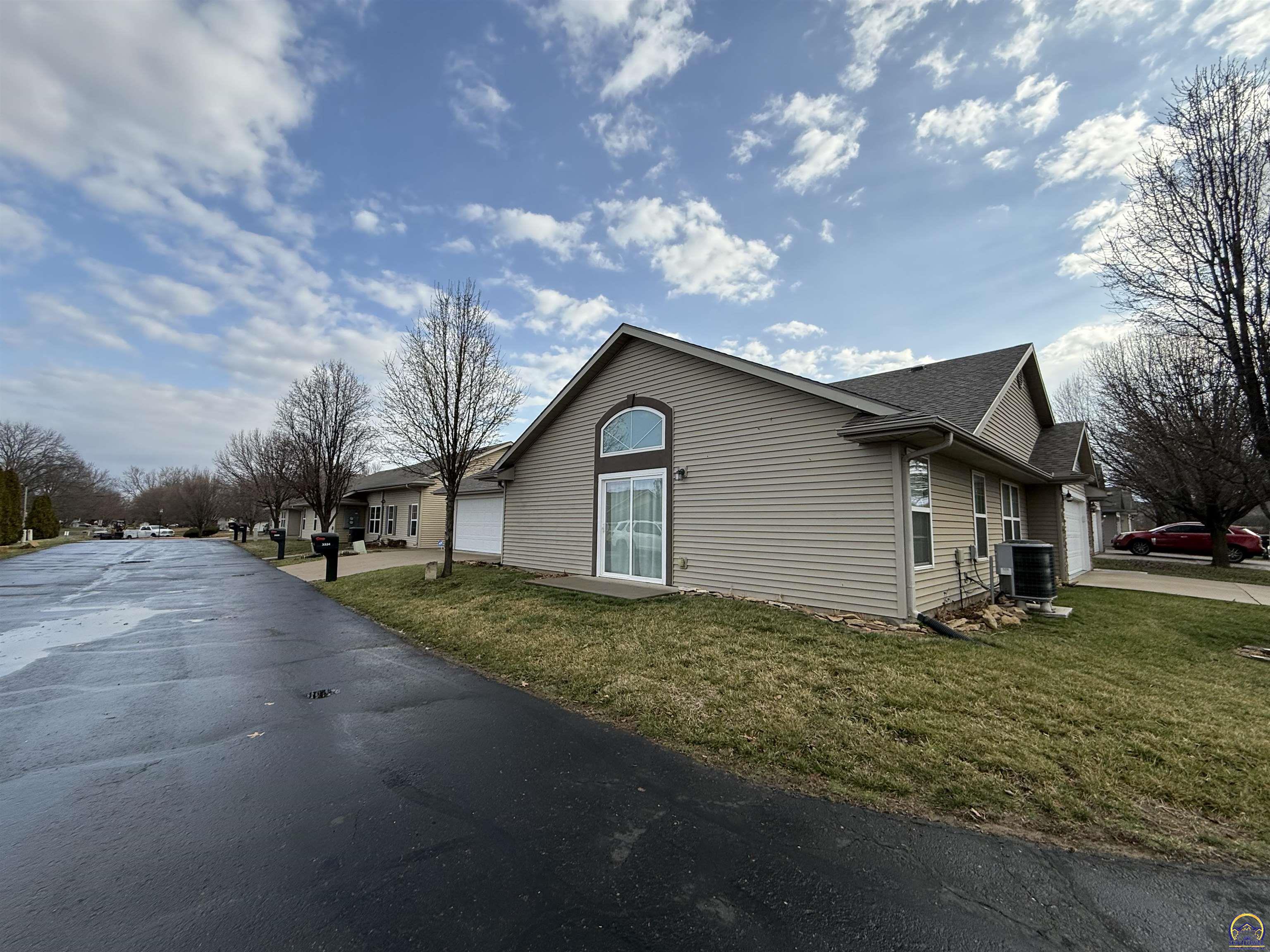 3324 Southwest Lajolla Road Topeka, KS 66614 - Photo 2 of 8