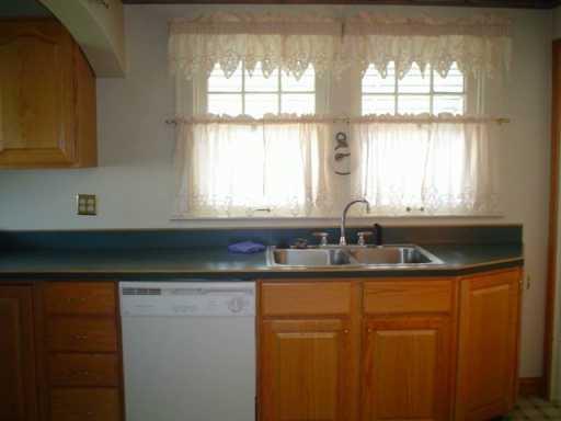 252 Circle Springfield Oh 45503 Springfield, OH 45503 - Photo 3 of 8