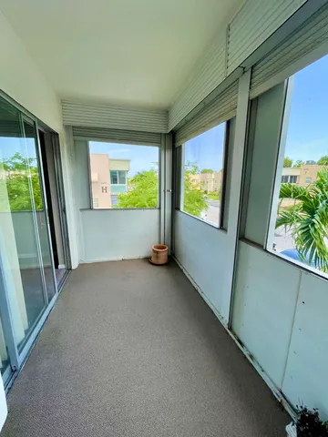 a view of livingroom with furniture