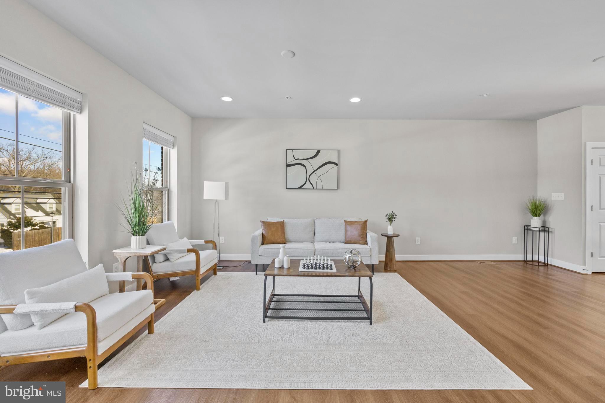 14247 Travilah Road Rockville, MD 20850 - Photo 15 of 100 Living Room