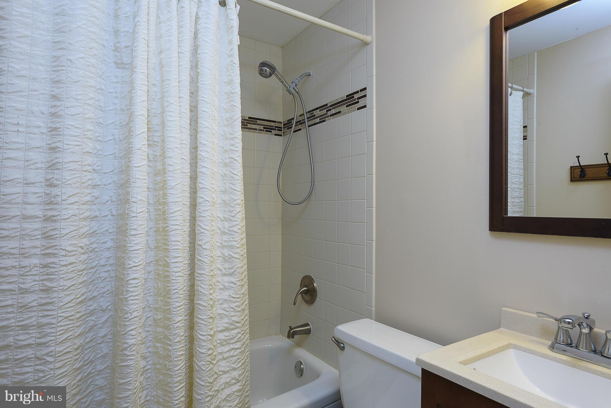 910 Grovehill Road Baltimore, MD 21227 - Photo 13 of 21 BATHROOM