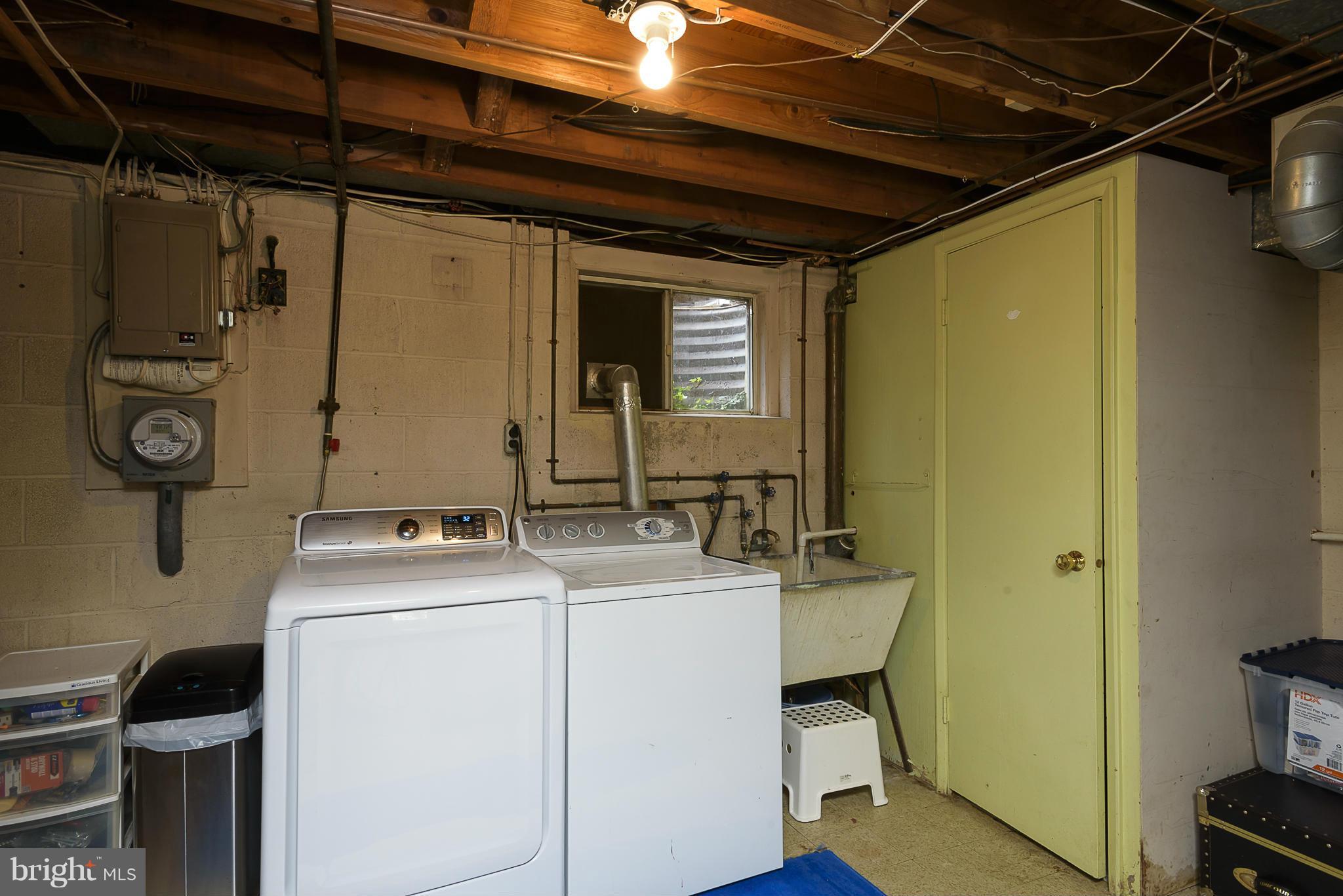910 Grovehill Road Baltimore, MD 21227 - Photo 18 of 21 UTILITY ROOM